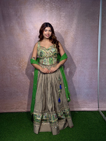 Fancy boluse garba chaniya choli