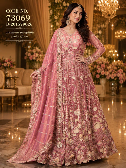 PREIMIUM ELEGENT  BLUSH   PINK  AND OFFWHITE , CREAME  WEDDING RECEPTION  PARTY GOWN  WINT HEAVY DUPATTA